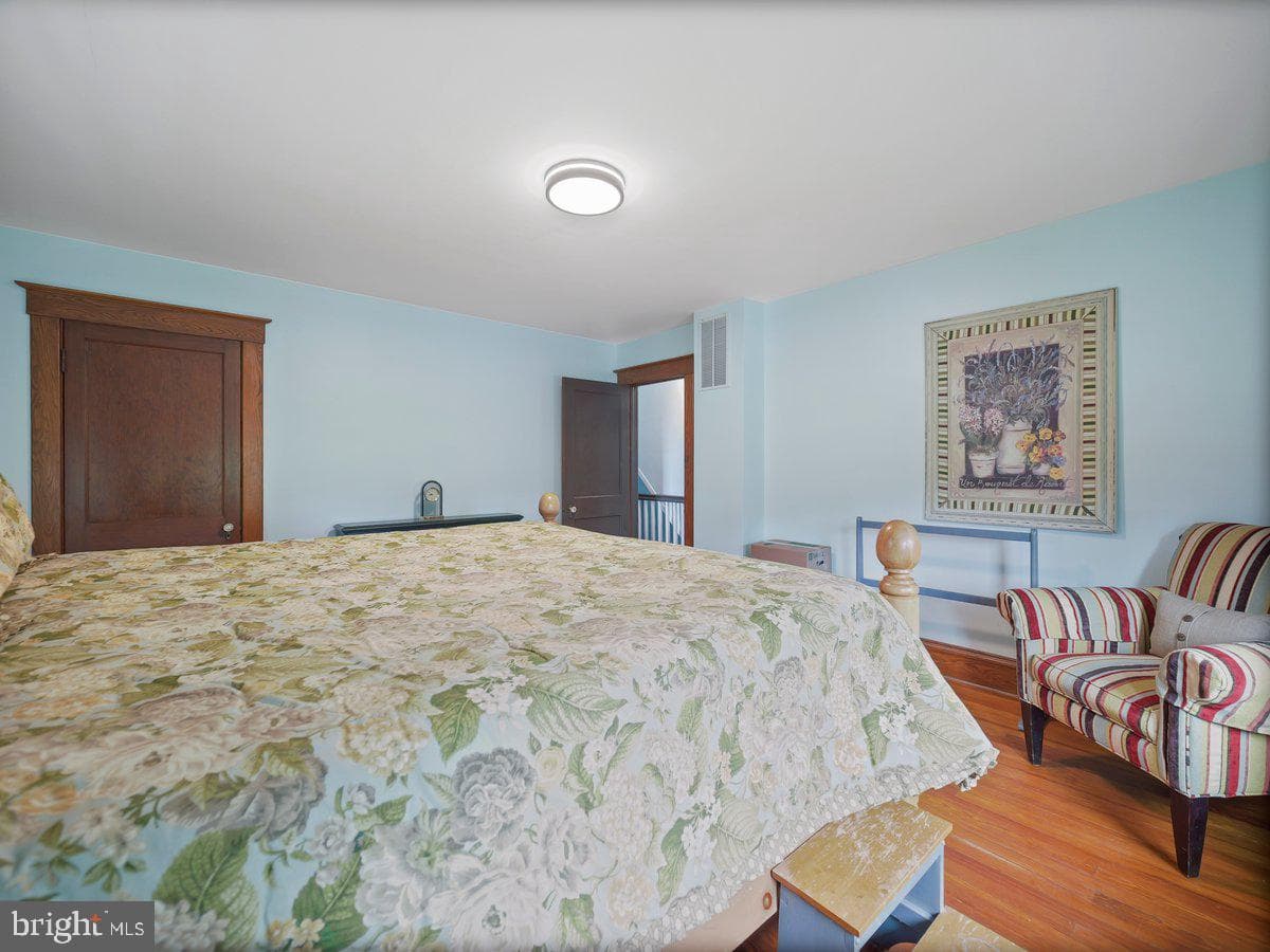 218 E Baltimore Street photo 23