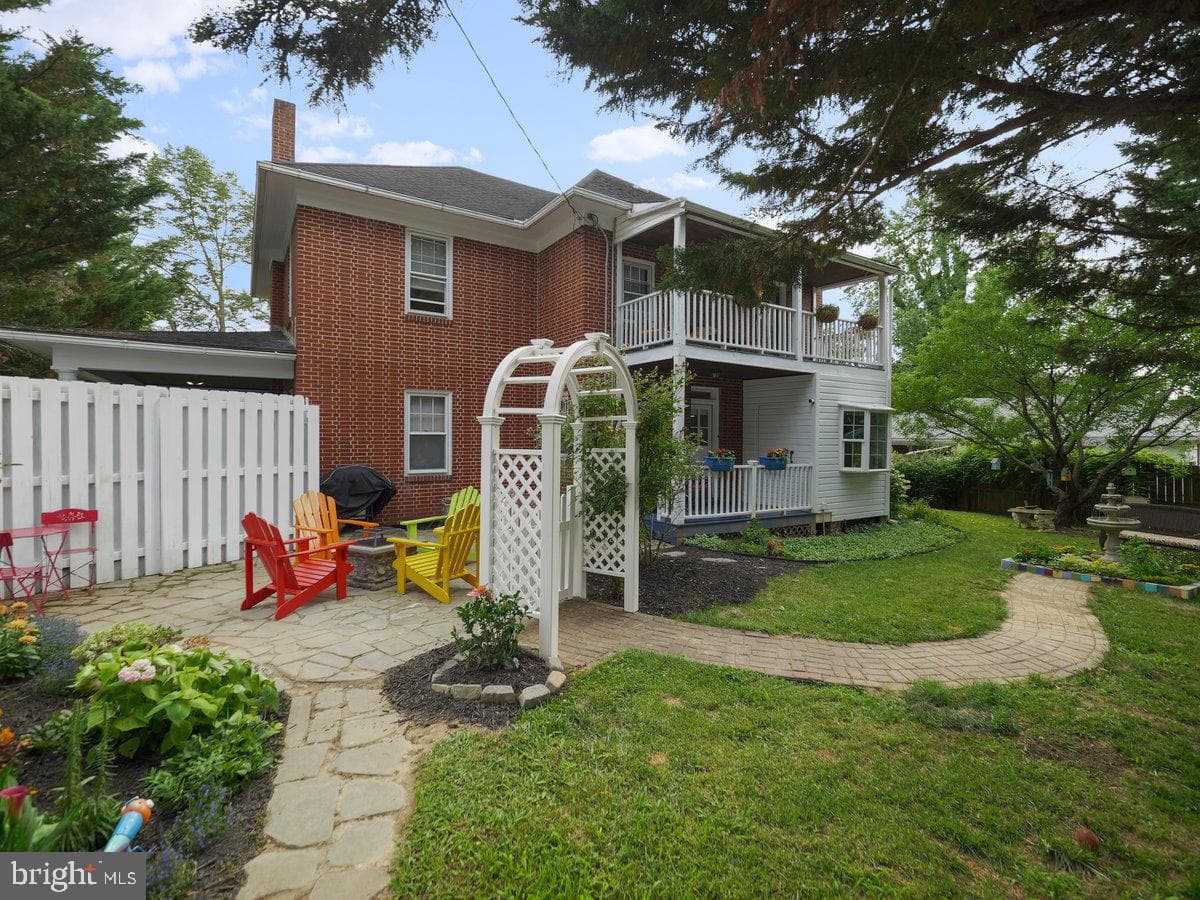 218 E Baltimore Street photo 32