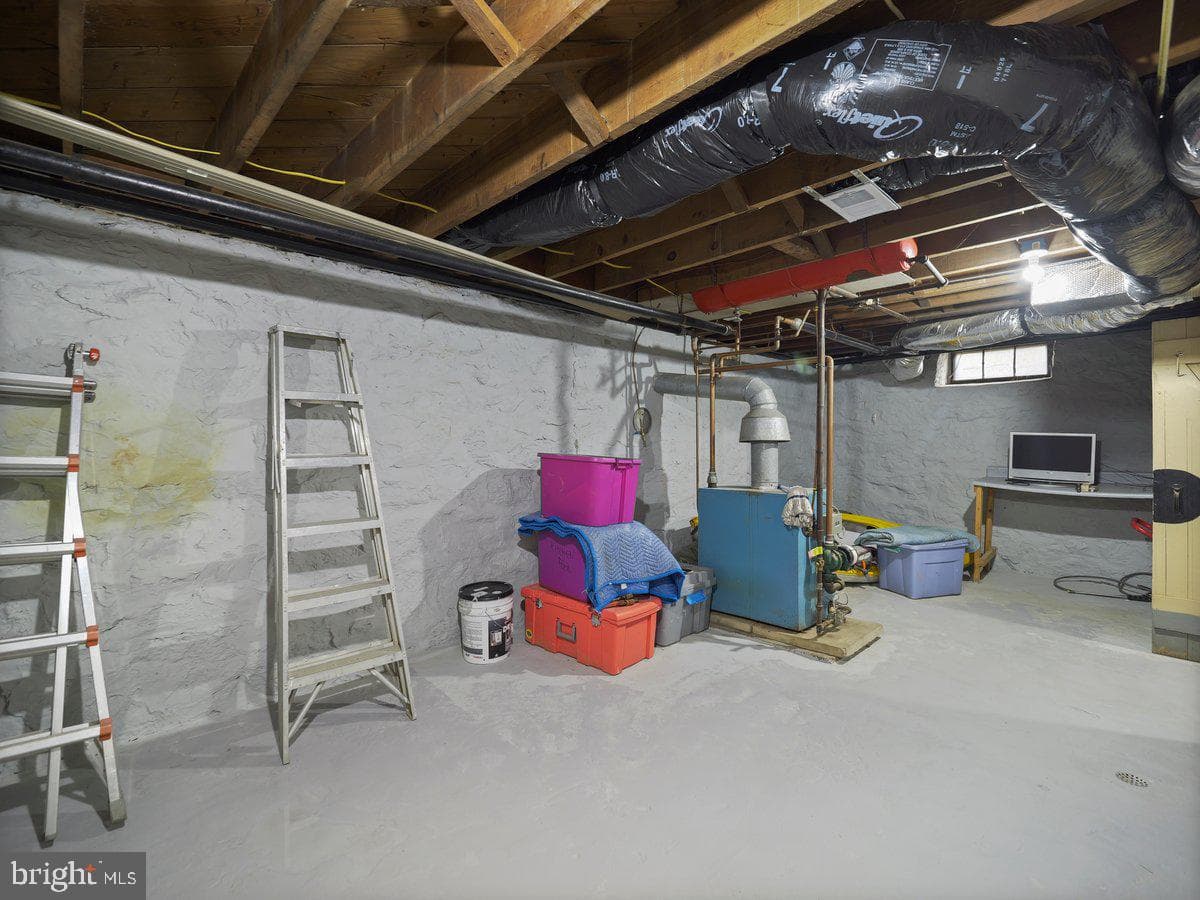 218 E Baltimore Street photo 44