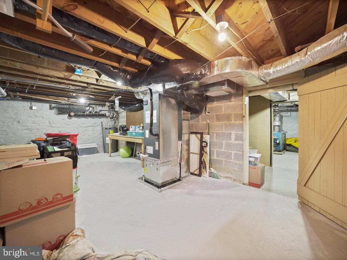 218 E Baltimore Street photo 45