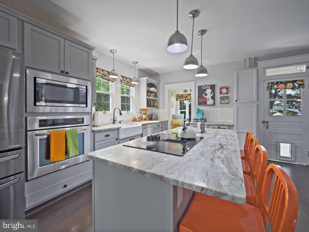 218 E Baltimore Street photo 8