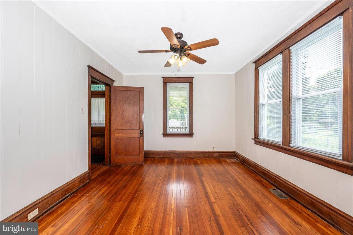 11113 Glenside Avenue photo 14