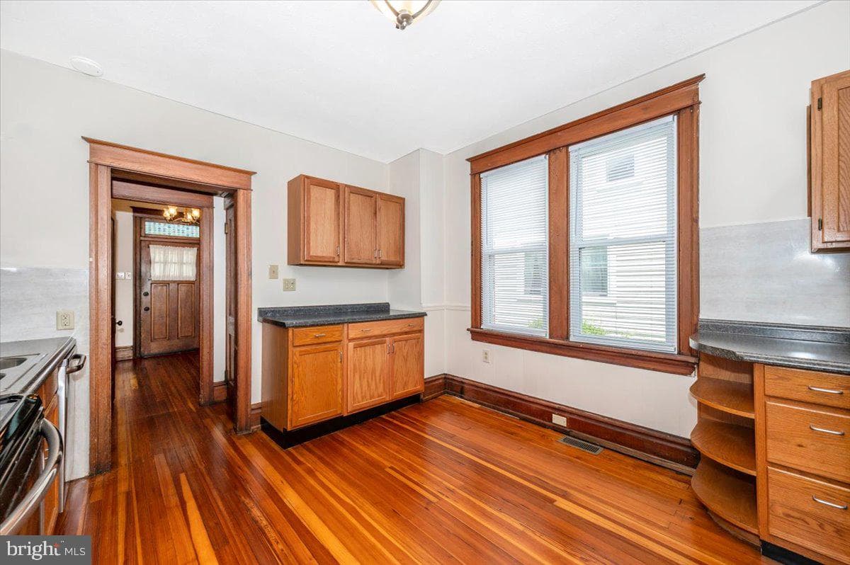 11113 Glenside Avenue photo 17