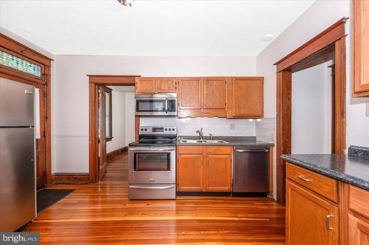 11113 Glenside Avenue photo 18