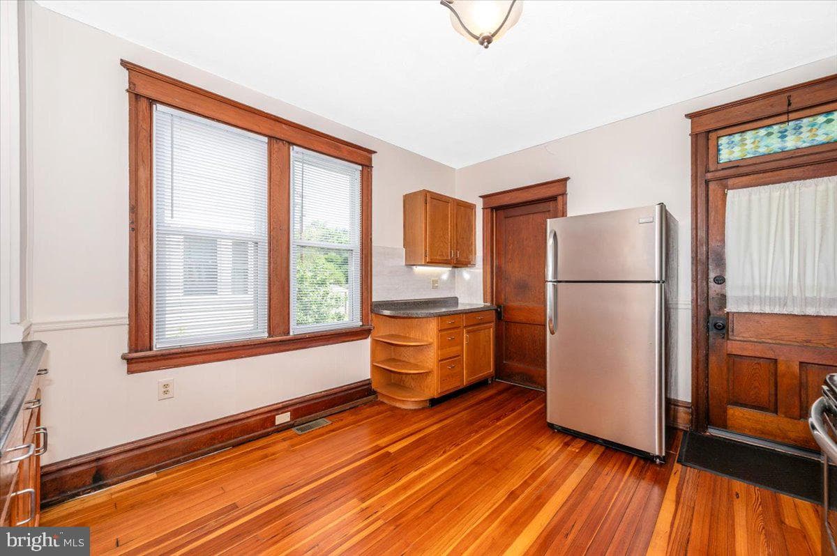 11113 Glenside Avenue photo 19