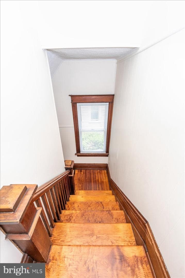11113 Glenside Avenue photo 26