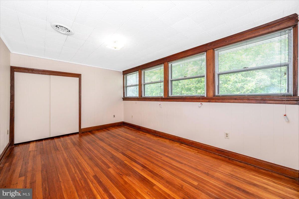 11113 Glenside Avenue photo 29