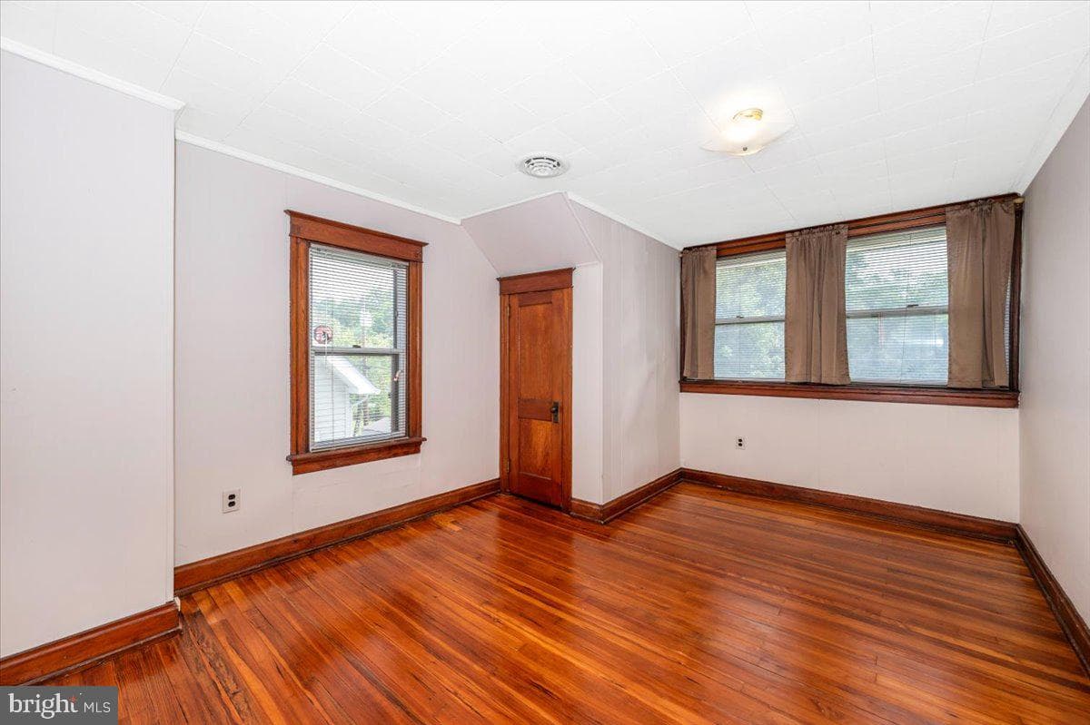 11113 Glenside Avenue photo 33