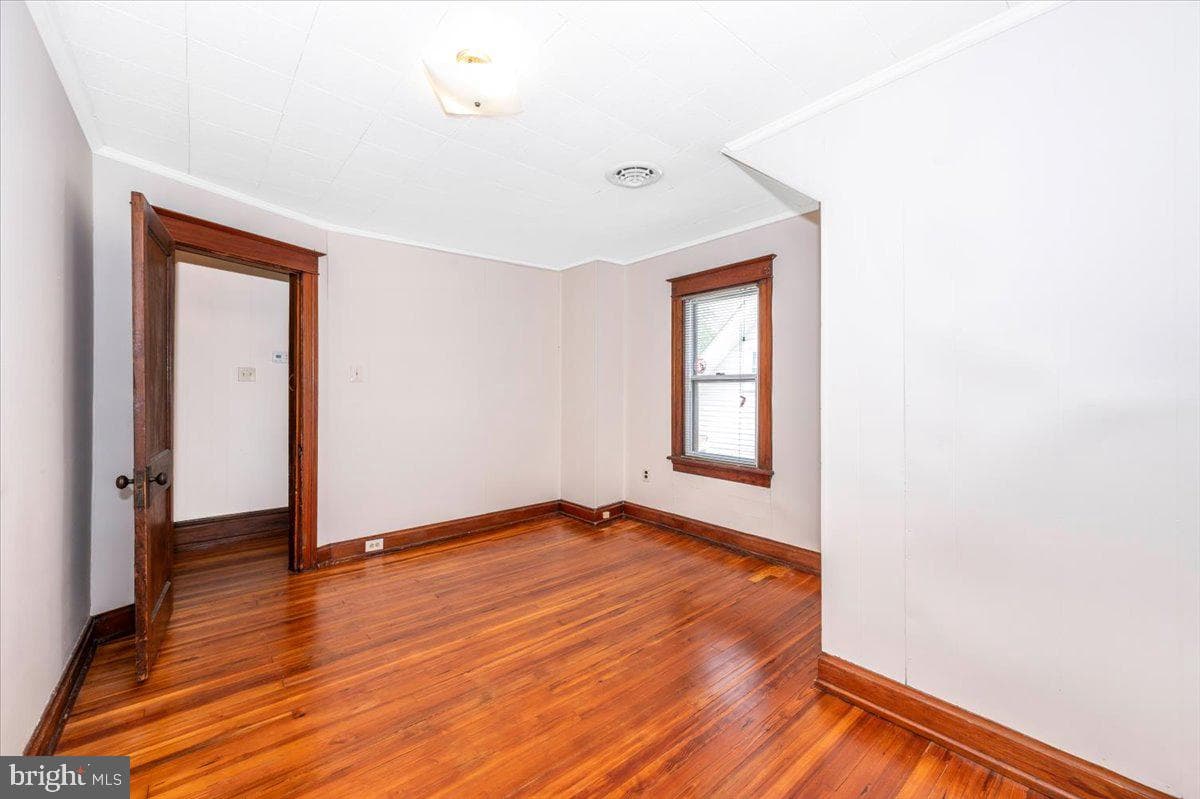 11113 Glenside Avenue photo 35