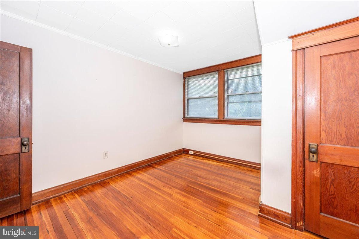 11113 Glenside Avenue photo 37