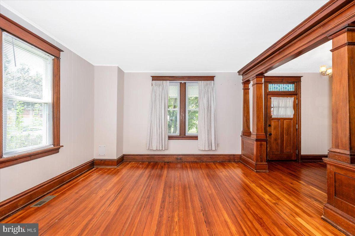 11113 Glenside Avenue photo 6