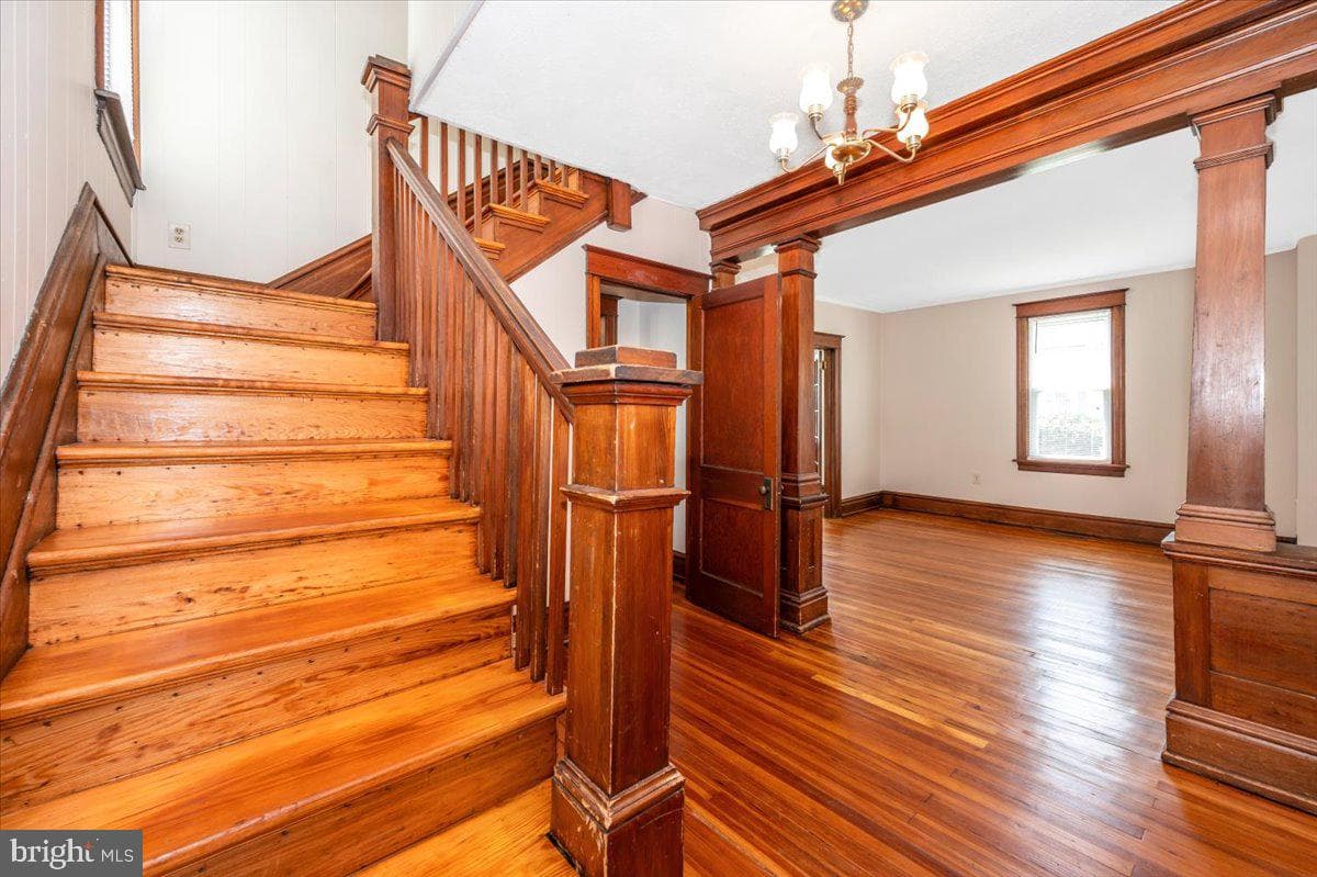 11113 Glenside Avenue photo 9