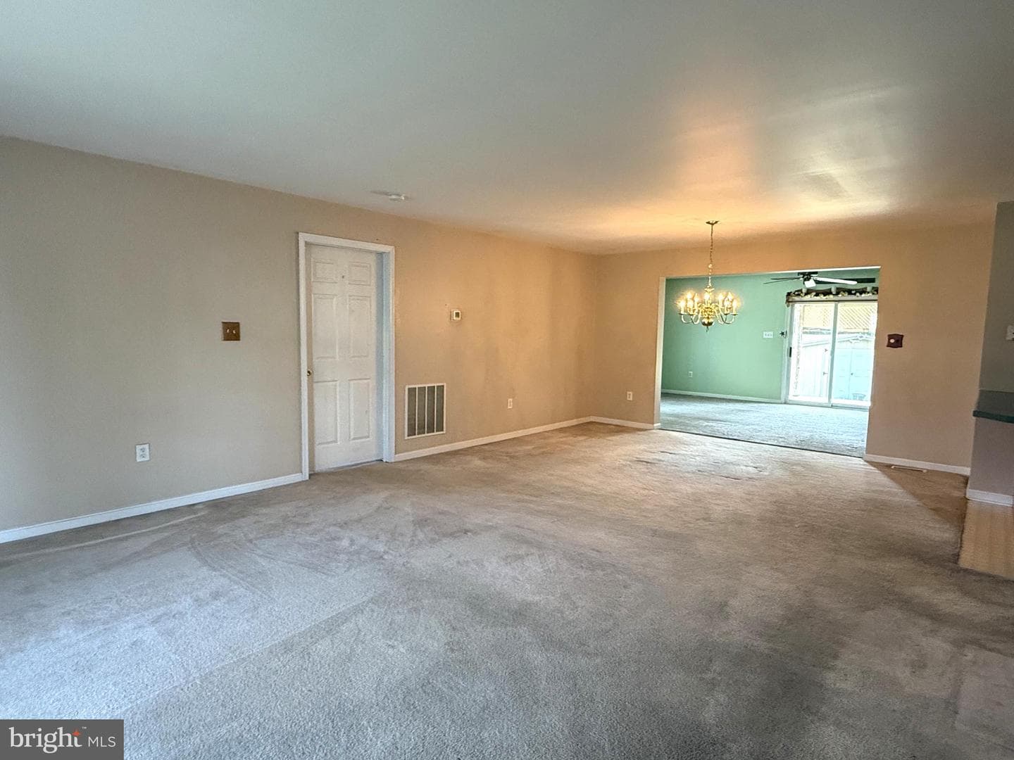 14102 Maugansville Road photo 6