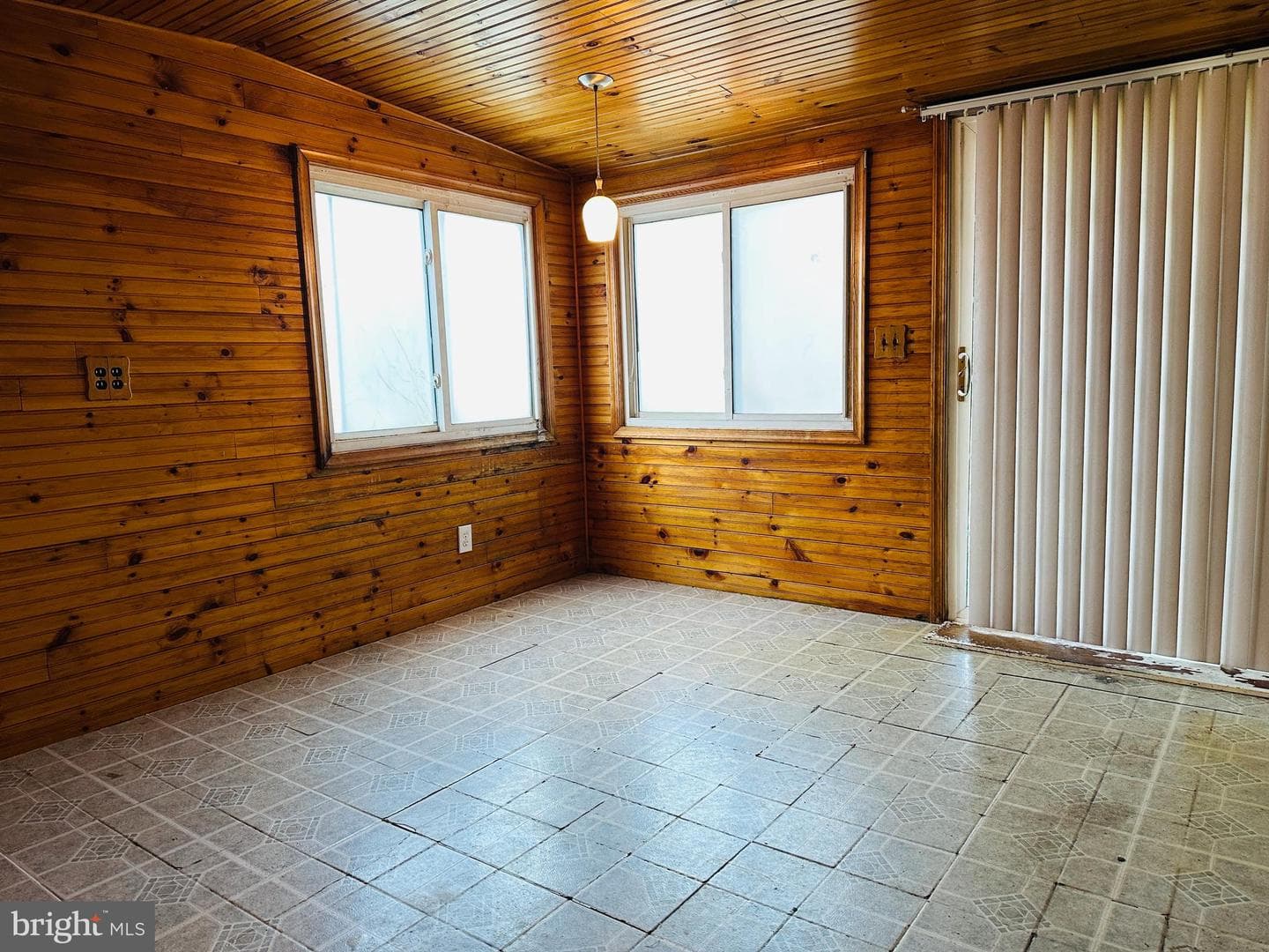 1048 Corbett Street photo 5