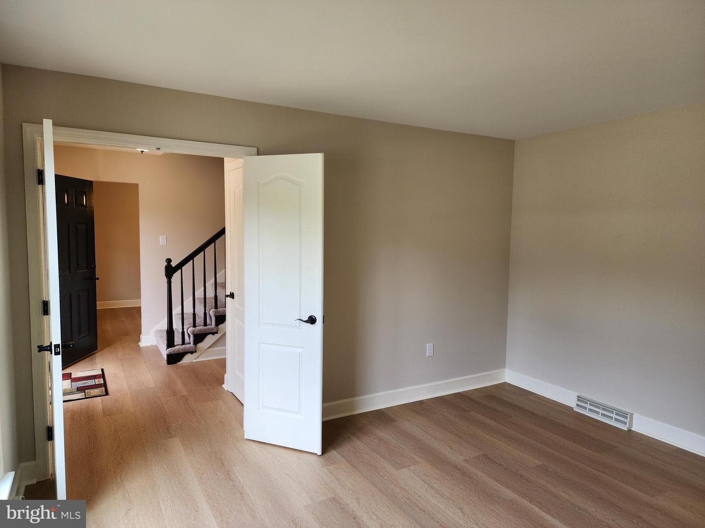 5 Dartmouth Drive photo 8