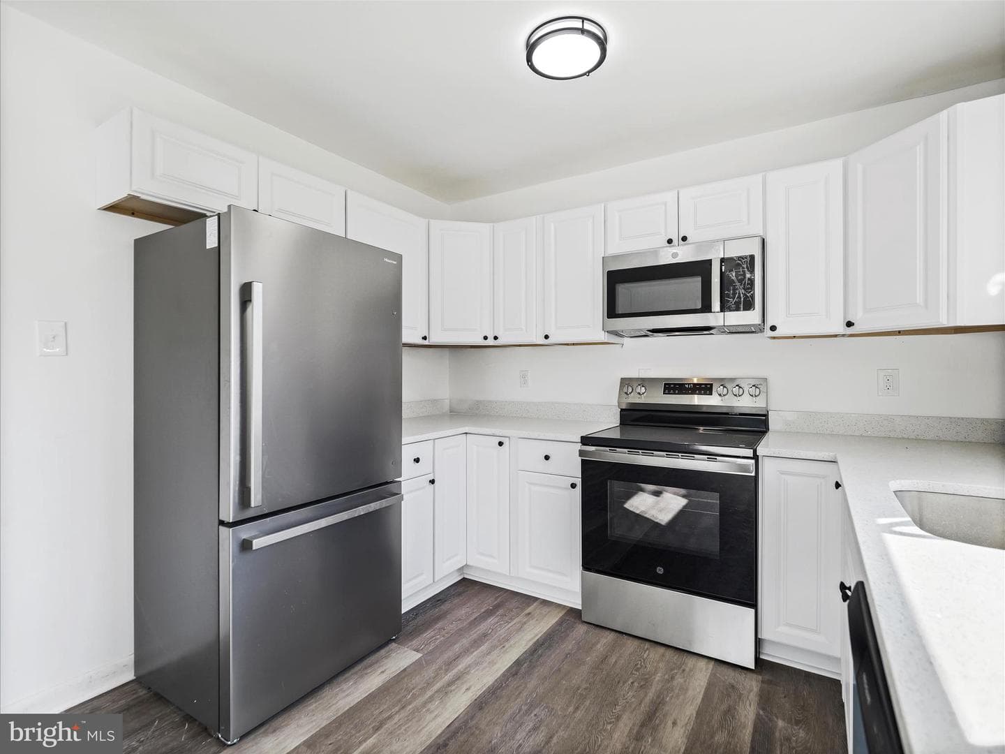 870 Pine Street photo 2