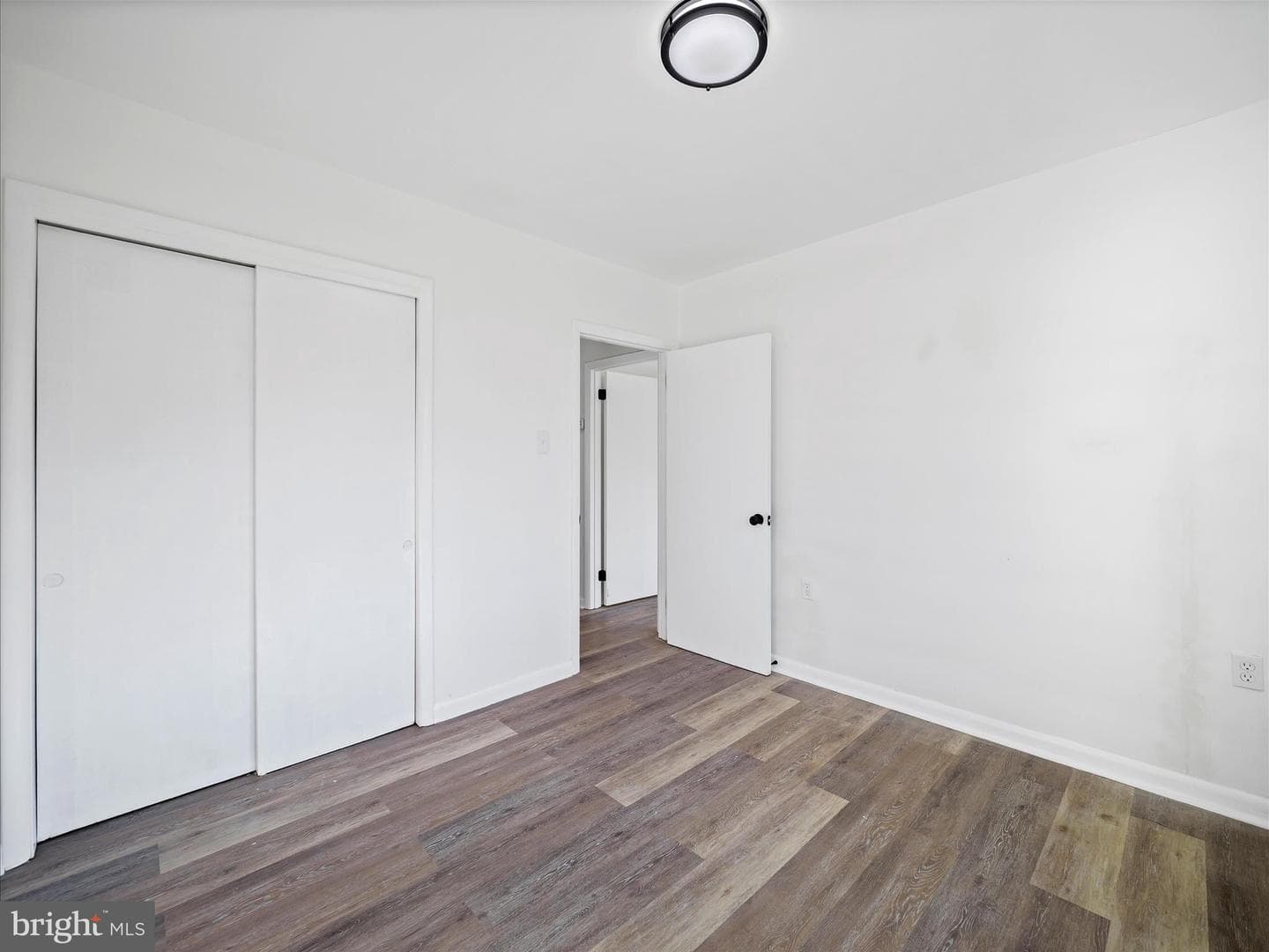 870 Pine Street photo 8