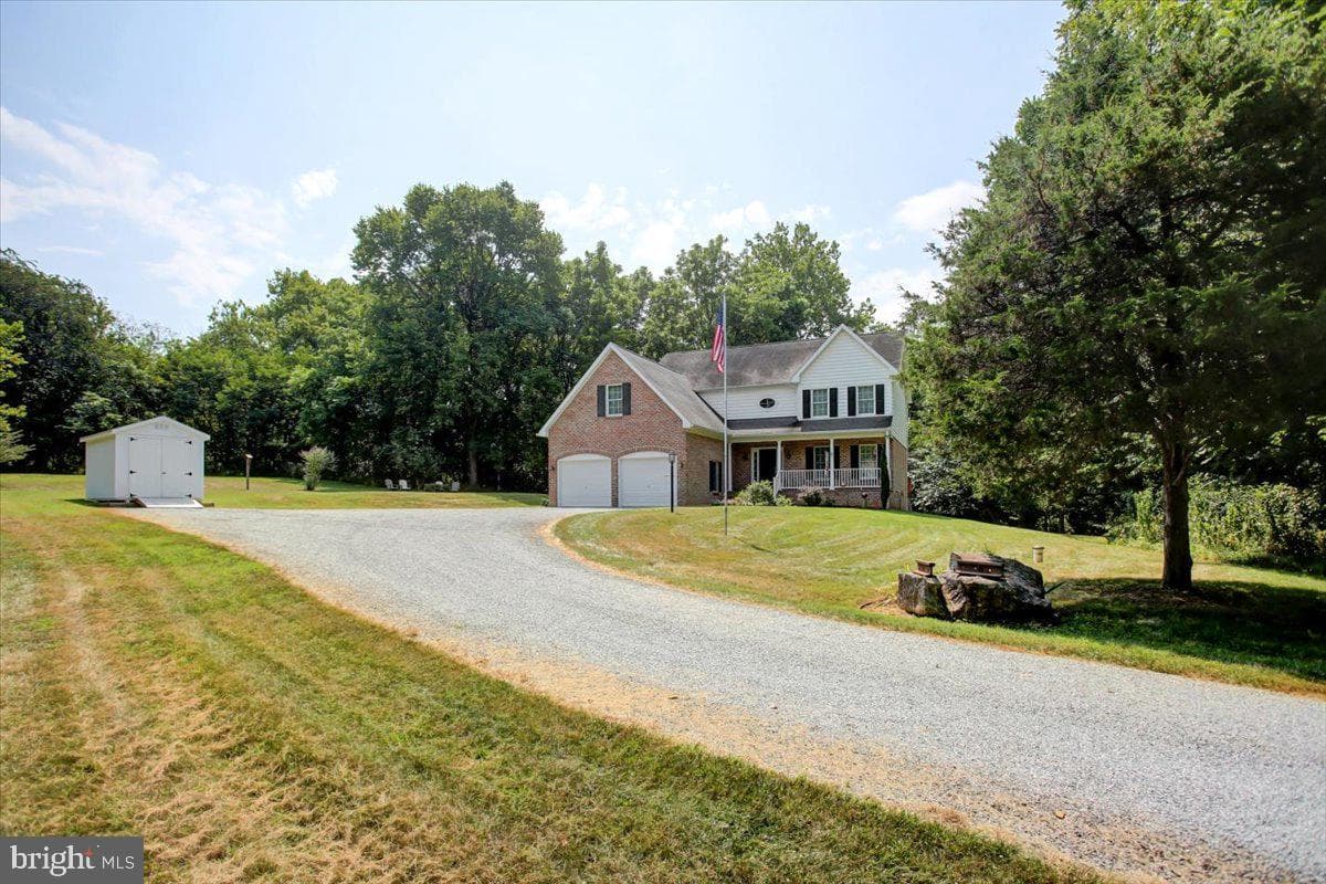 6911 Tommytown Road photo 2