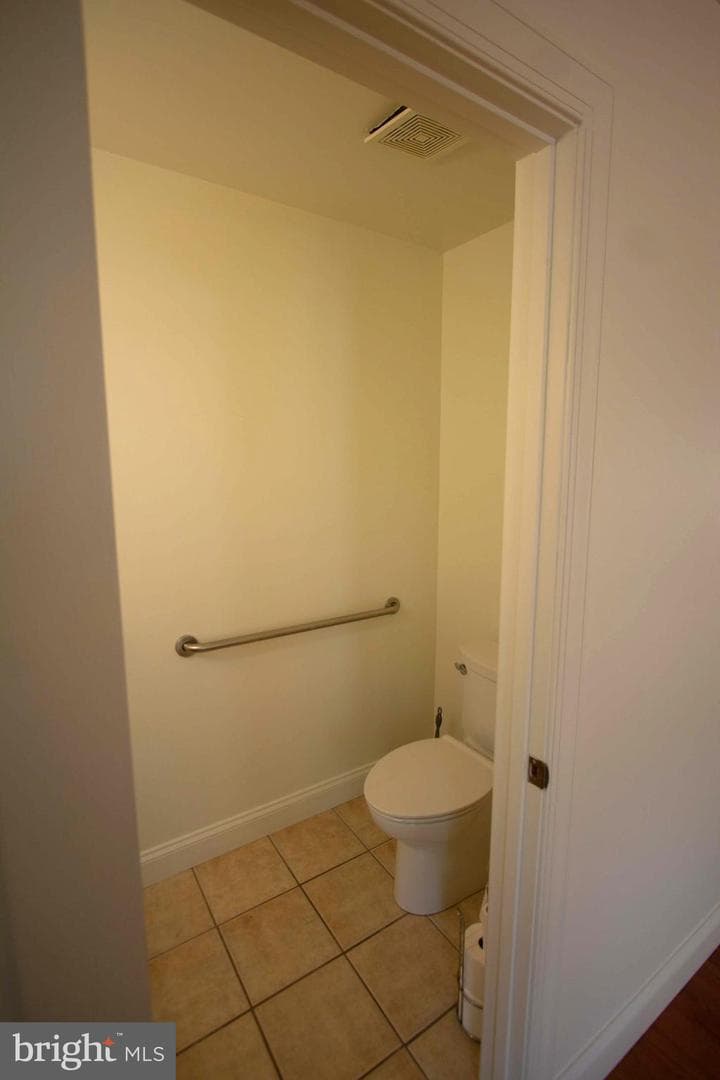 818 View Street photo 11