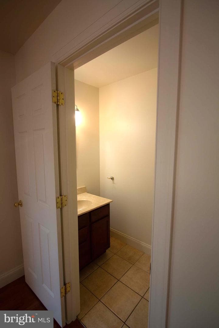 818 View Street photo 12