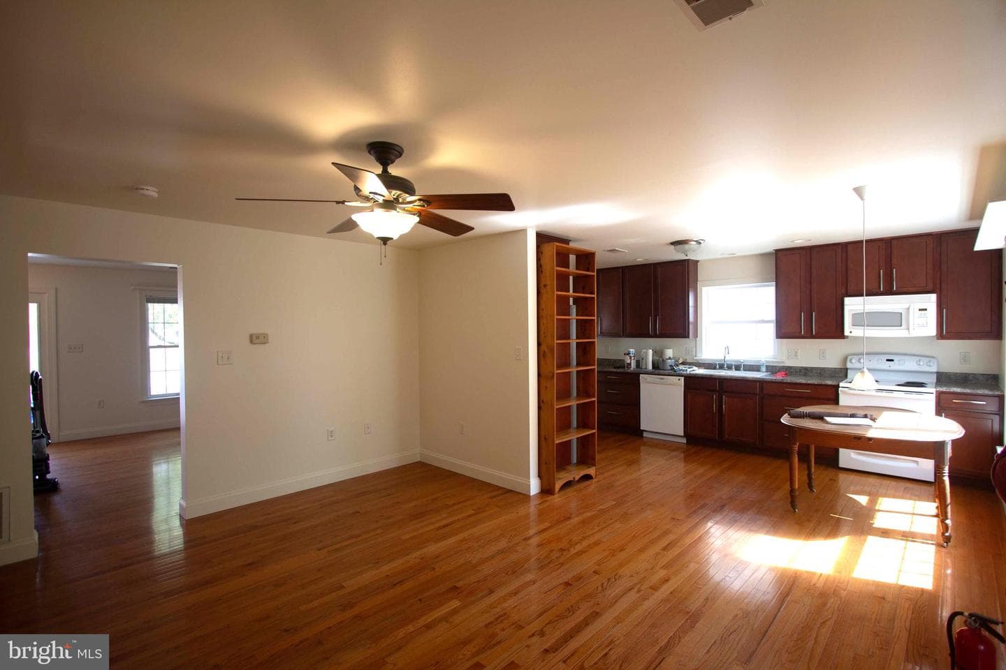 818 View Street photo 13