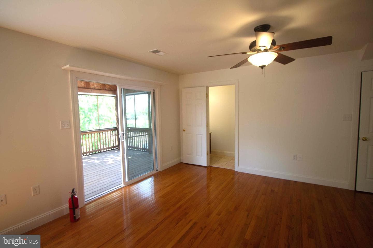 818 View Street photo 14