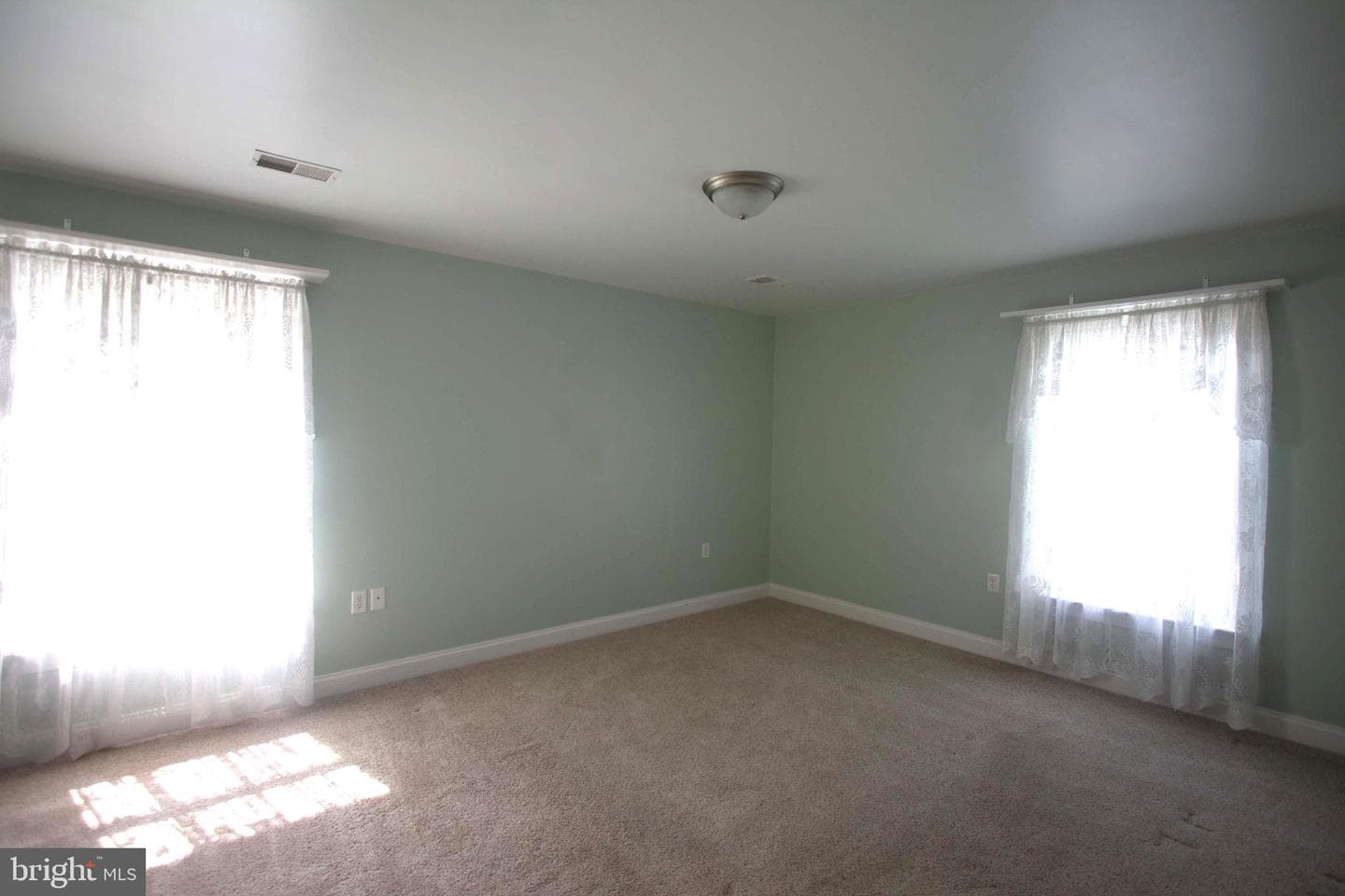 818 View Street photo 21