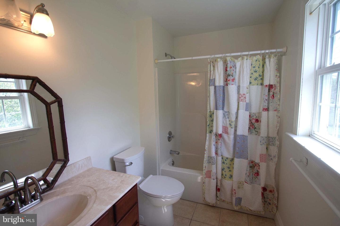 818 View Street photo 23