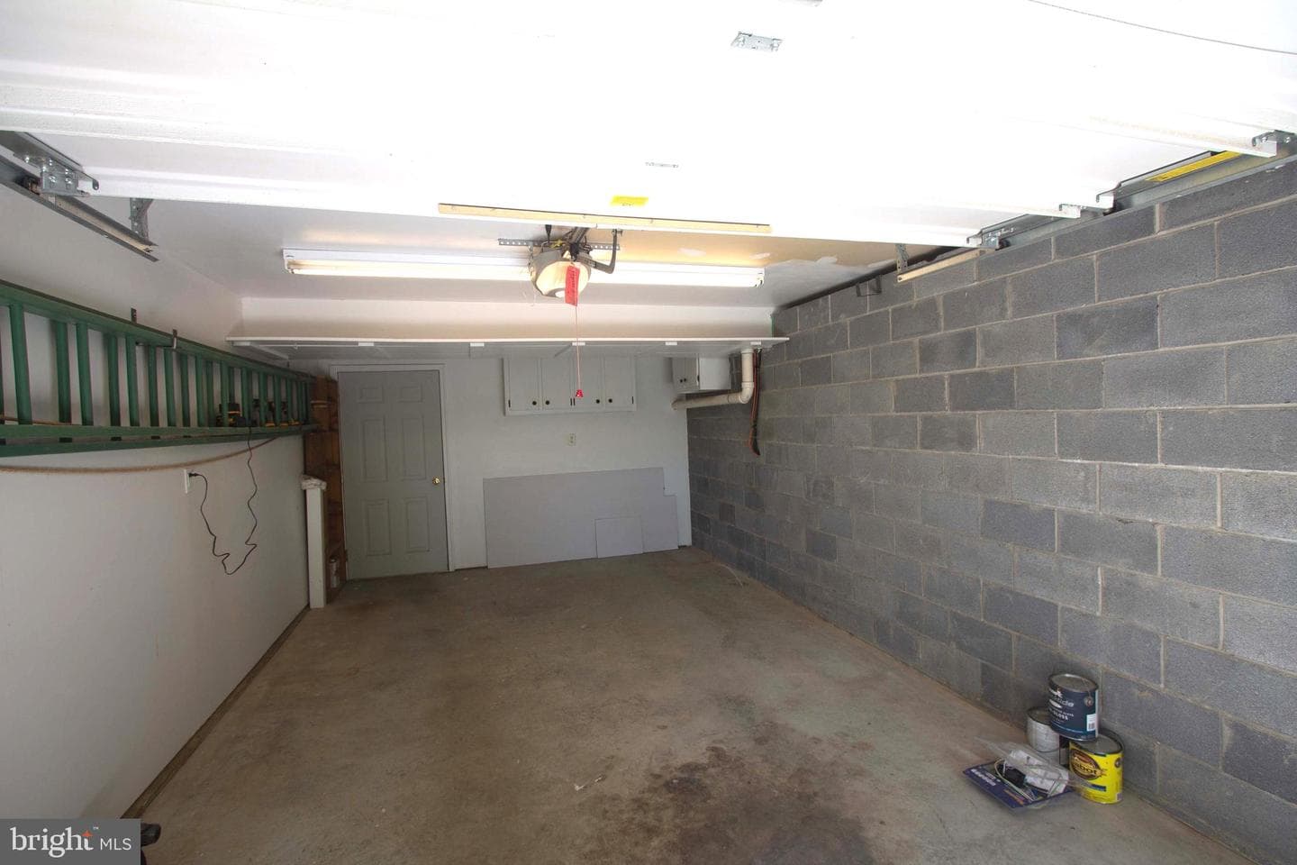 818 View Street photo 31