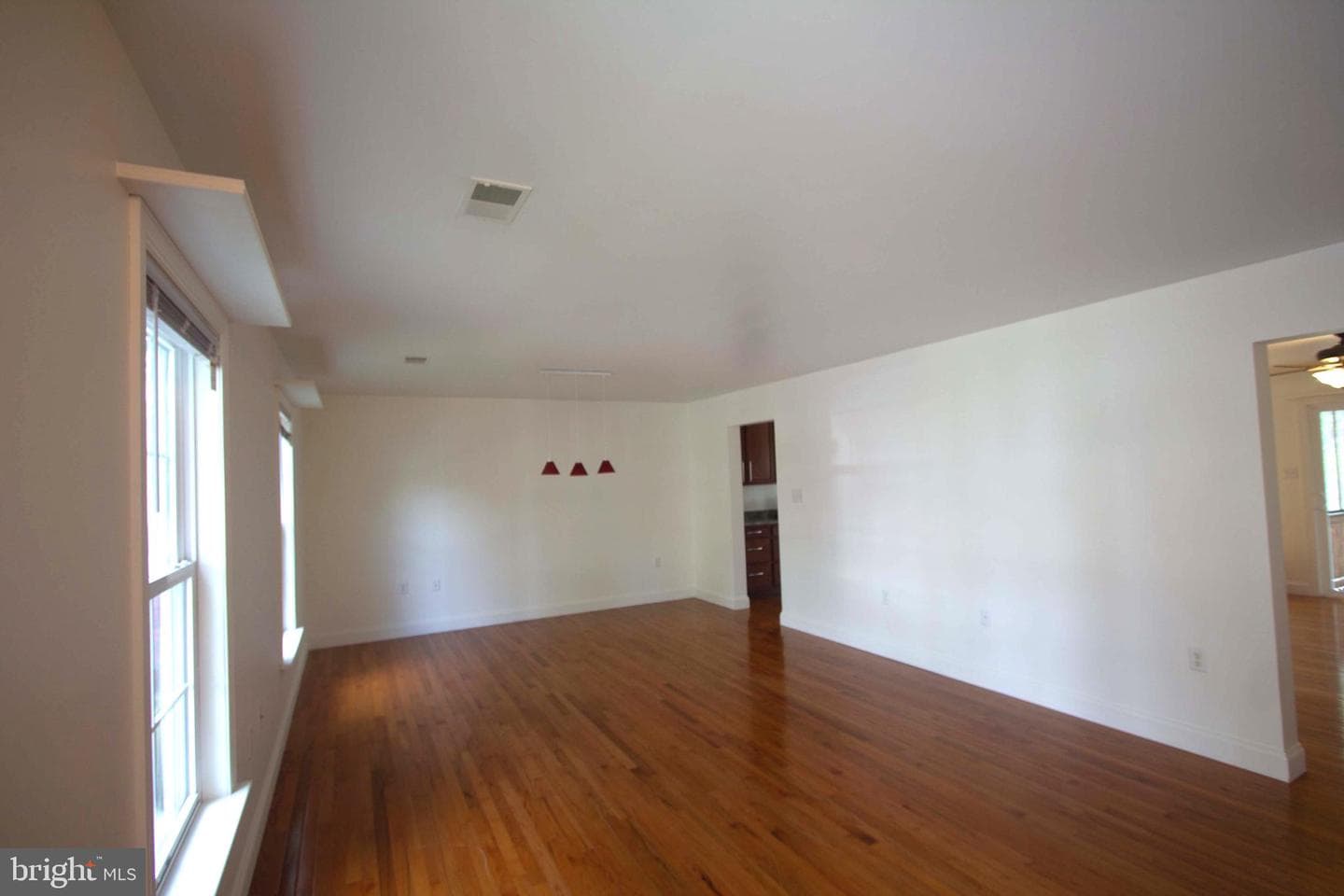 818 View Street photo 4