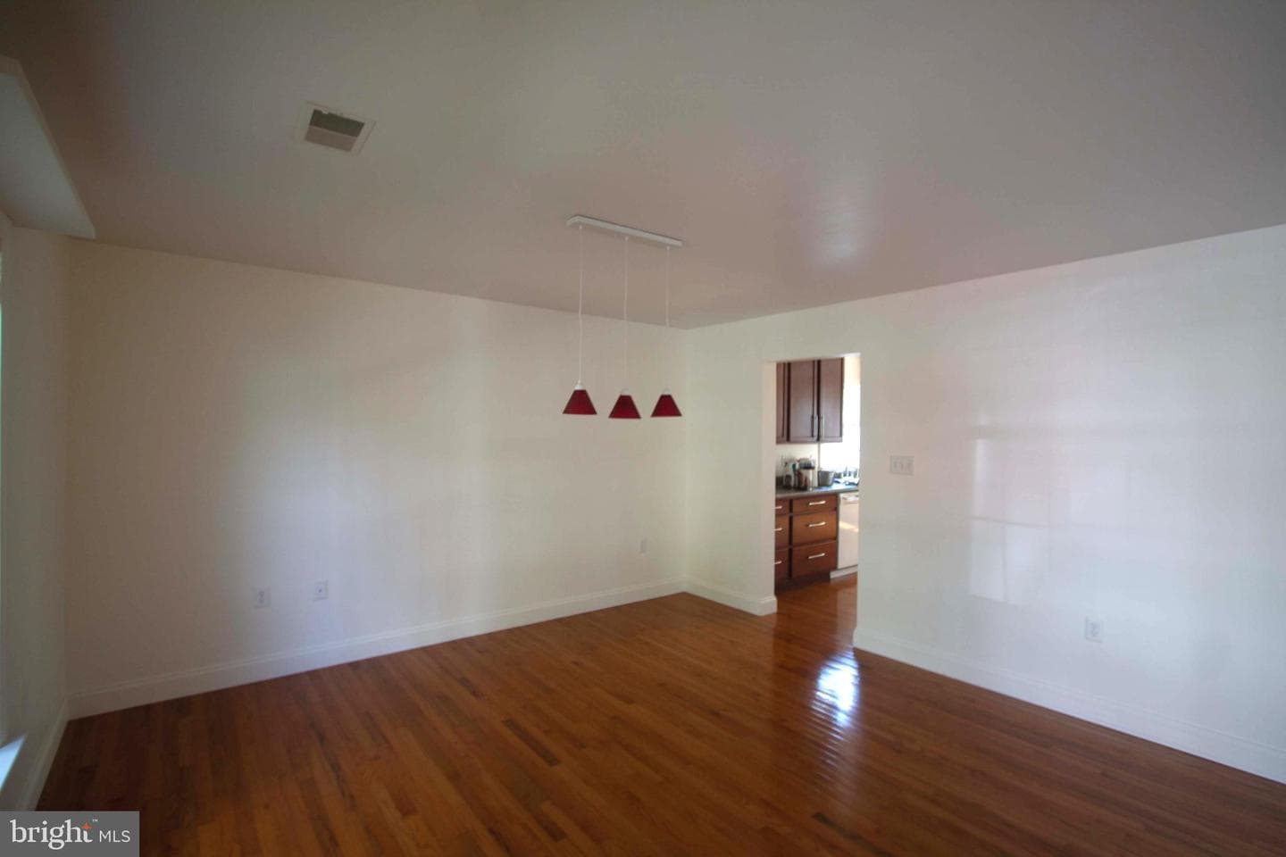 818 View Street photo 5