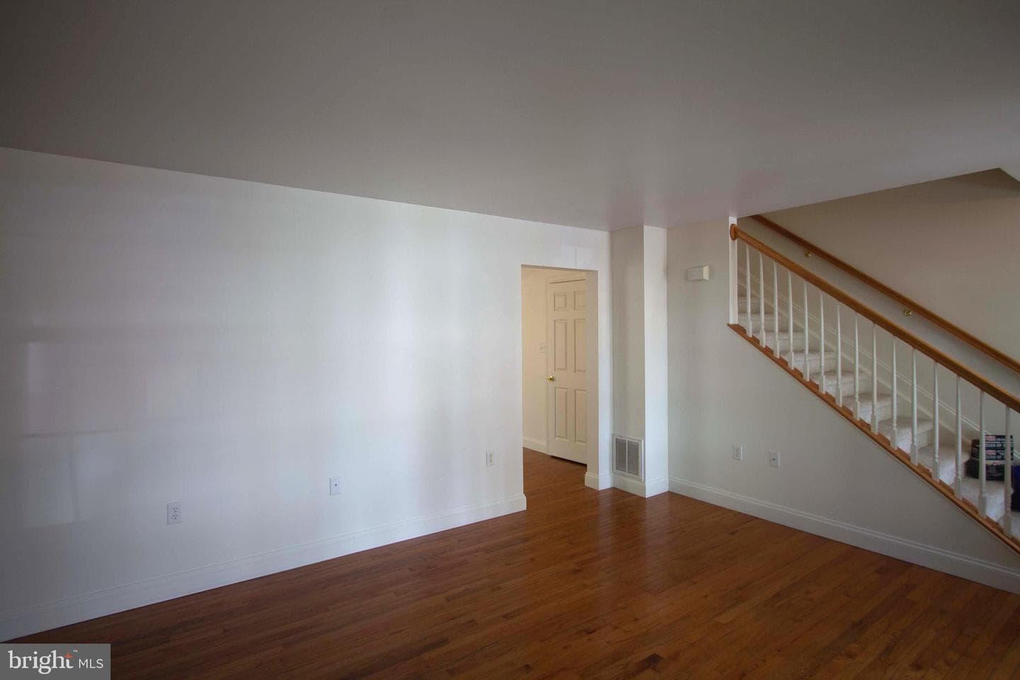 818 View Street photo 6