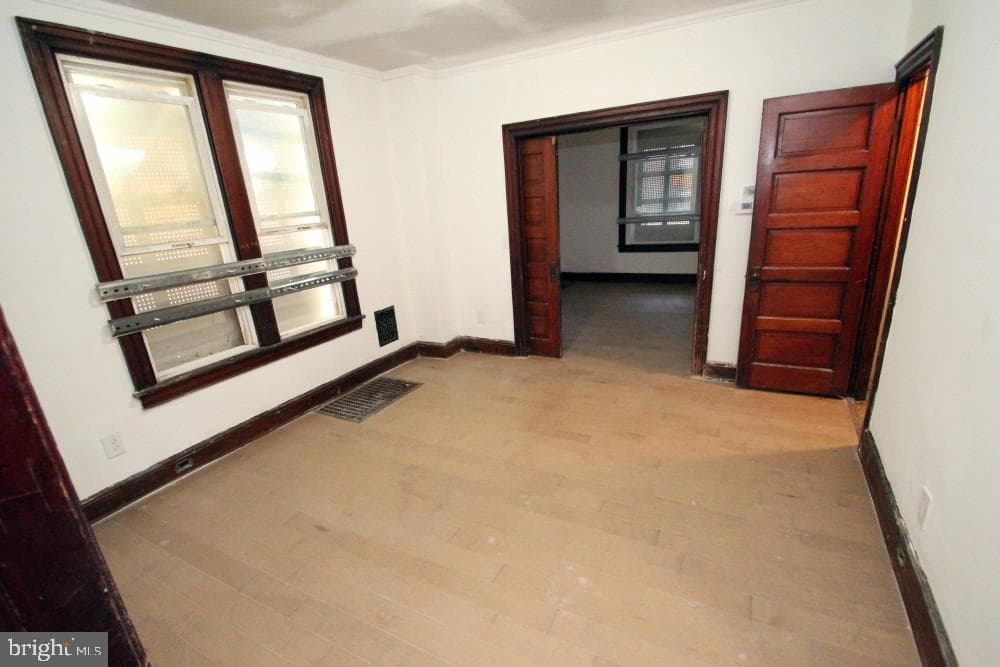 227 N Locust Street photo 13