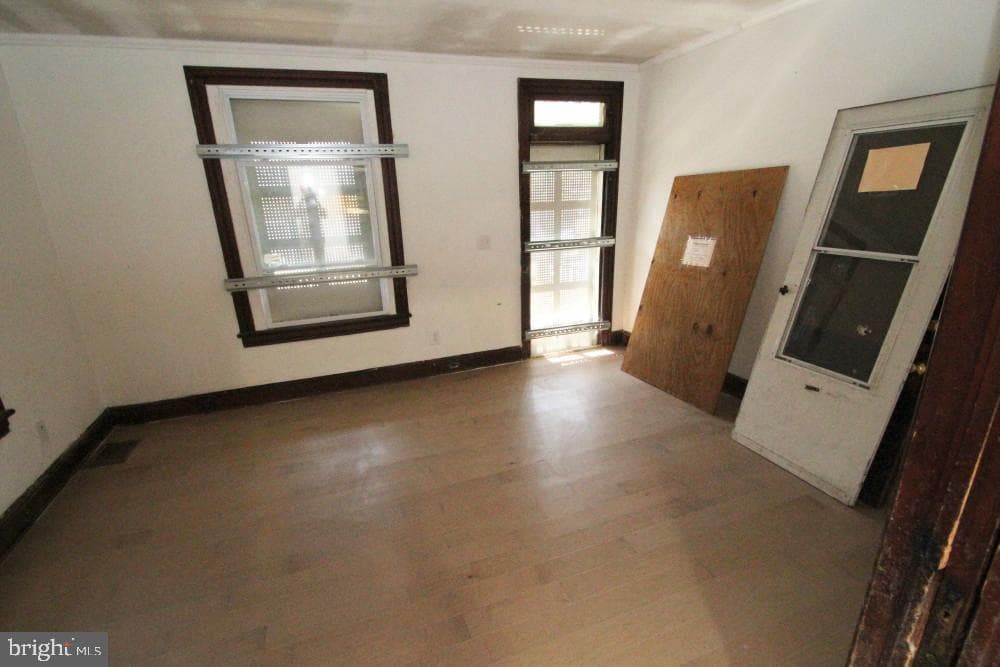 227 N Locust Street photo 15