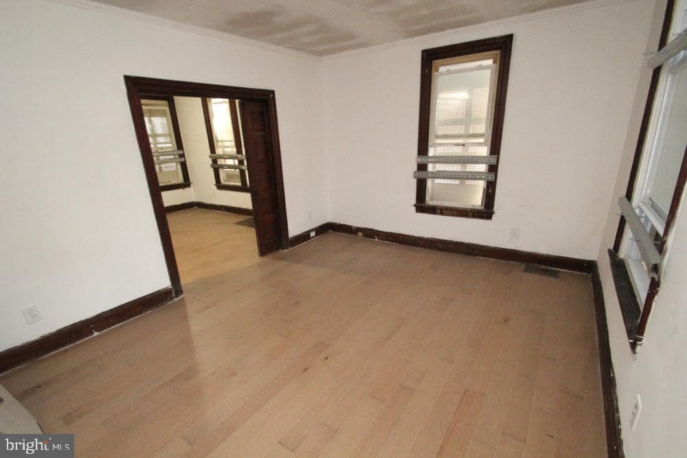 227 N Locust Street photo 16