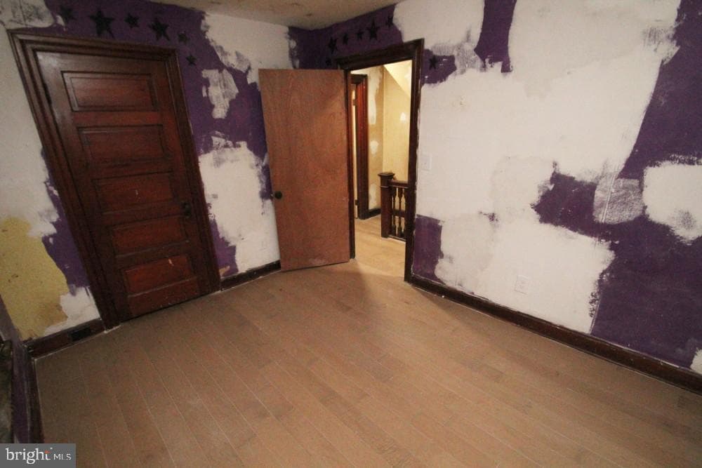227 N Locust Street photo 20