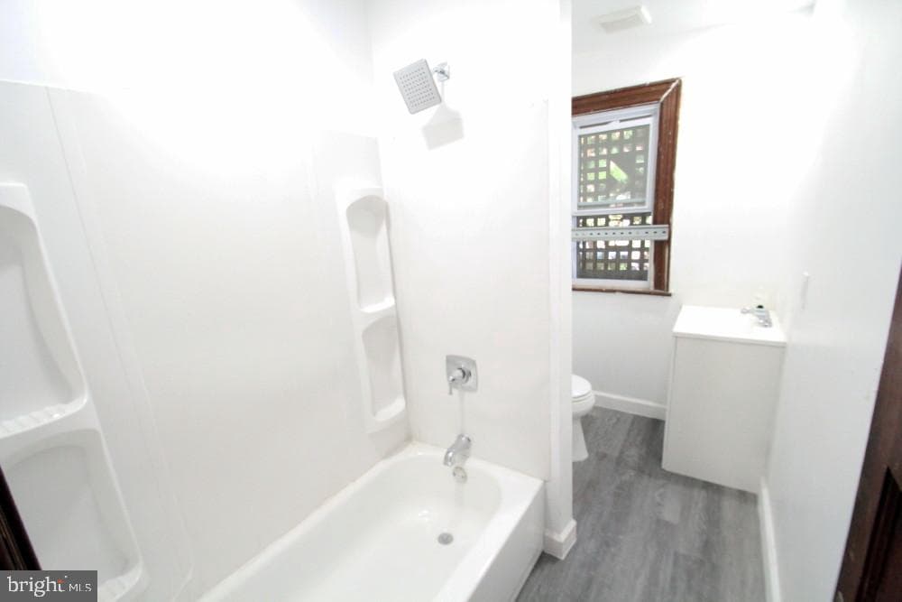 227 N Locust Street photo 23