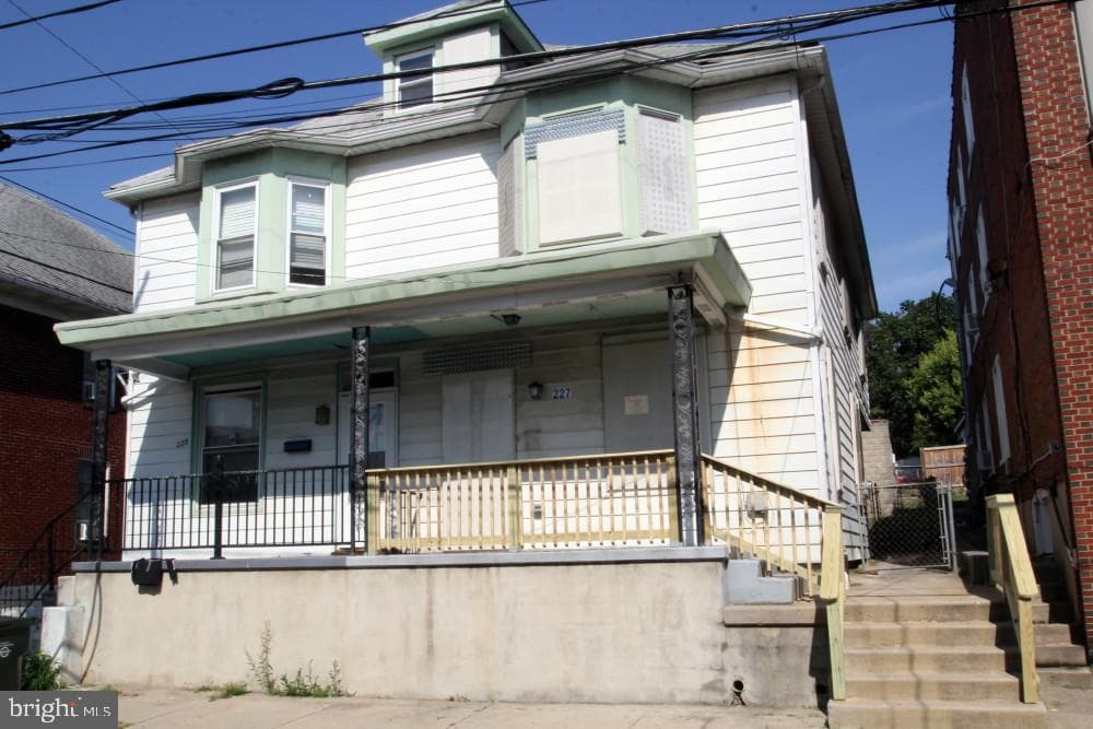 227 N Locust Street photo 7