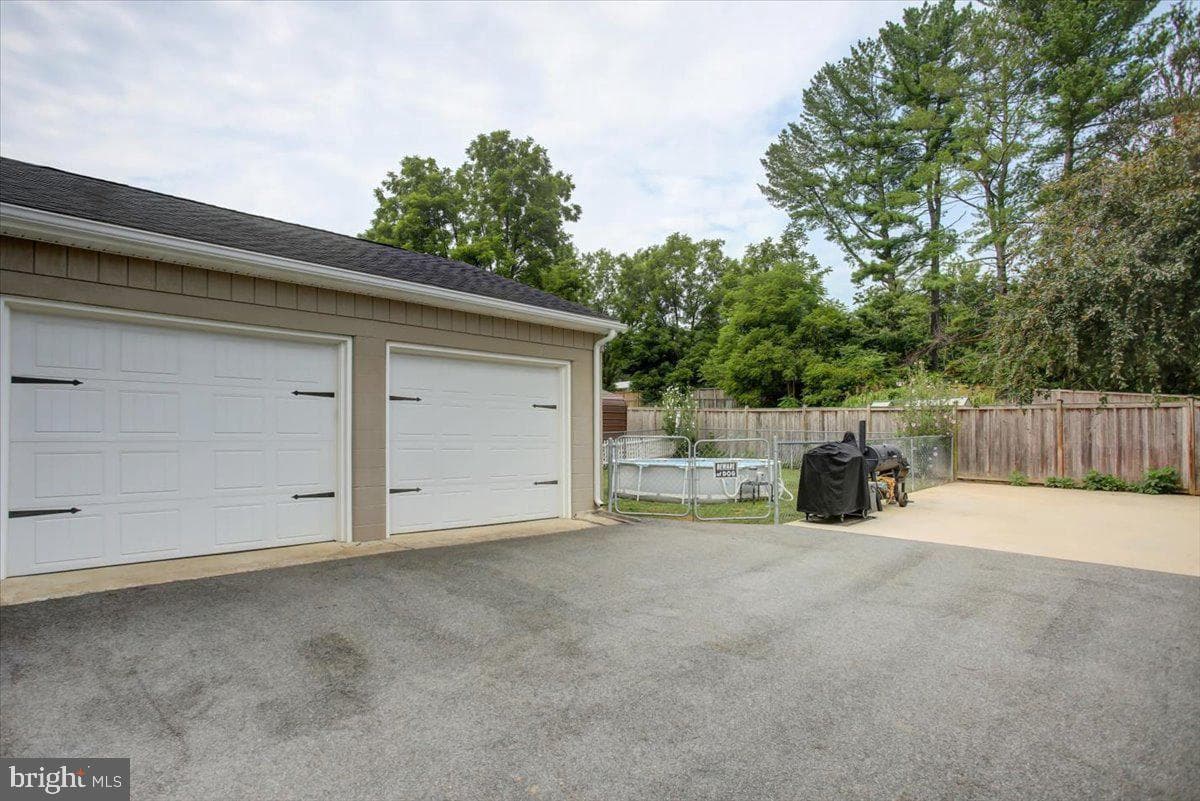 11924 Sun Valley Drive photo 21