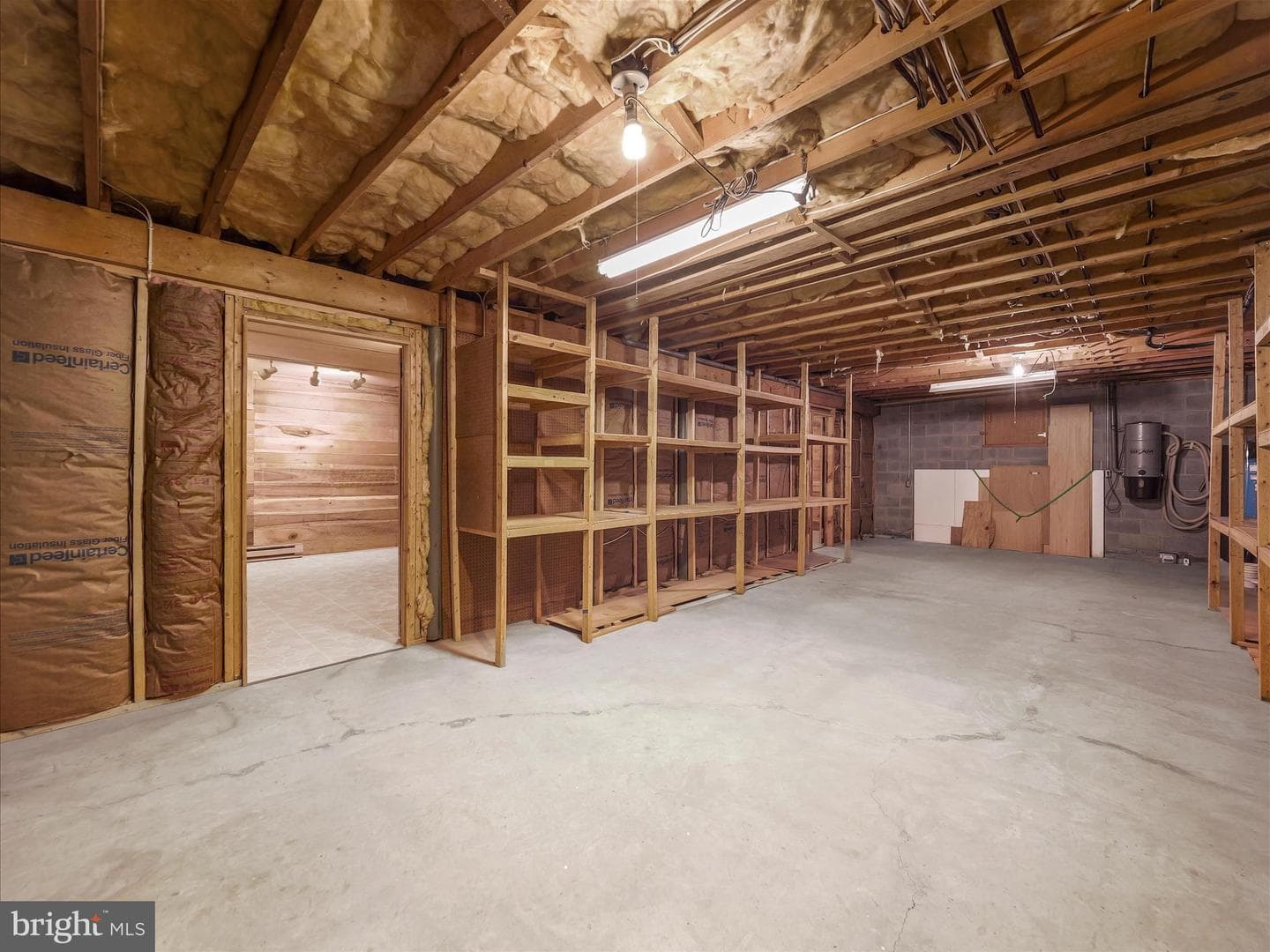 22161 Pondsville Road photo 68