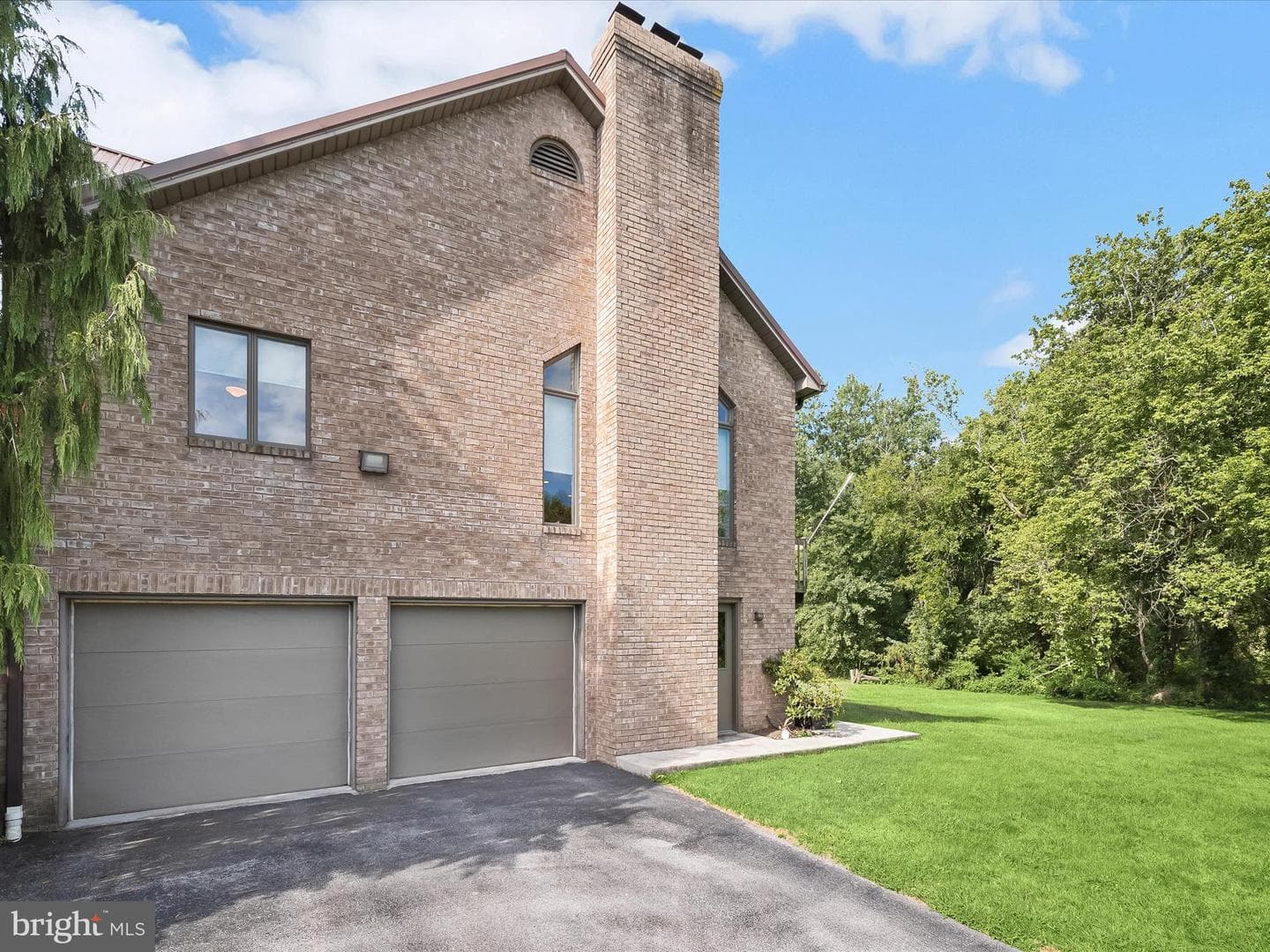 10642 Hershey Drive photo 2