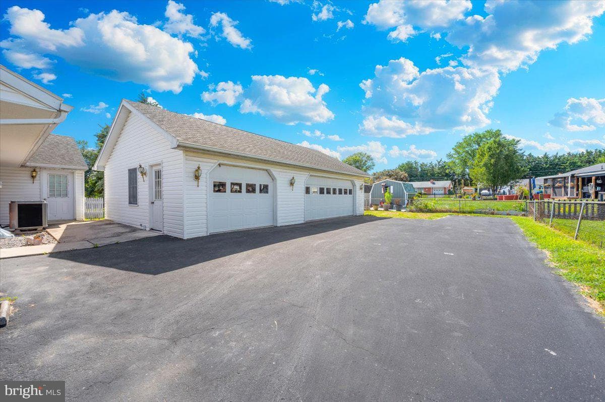 12026 Christy Avenue photo 39