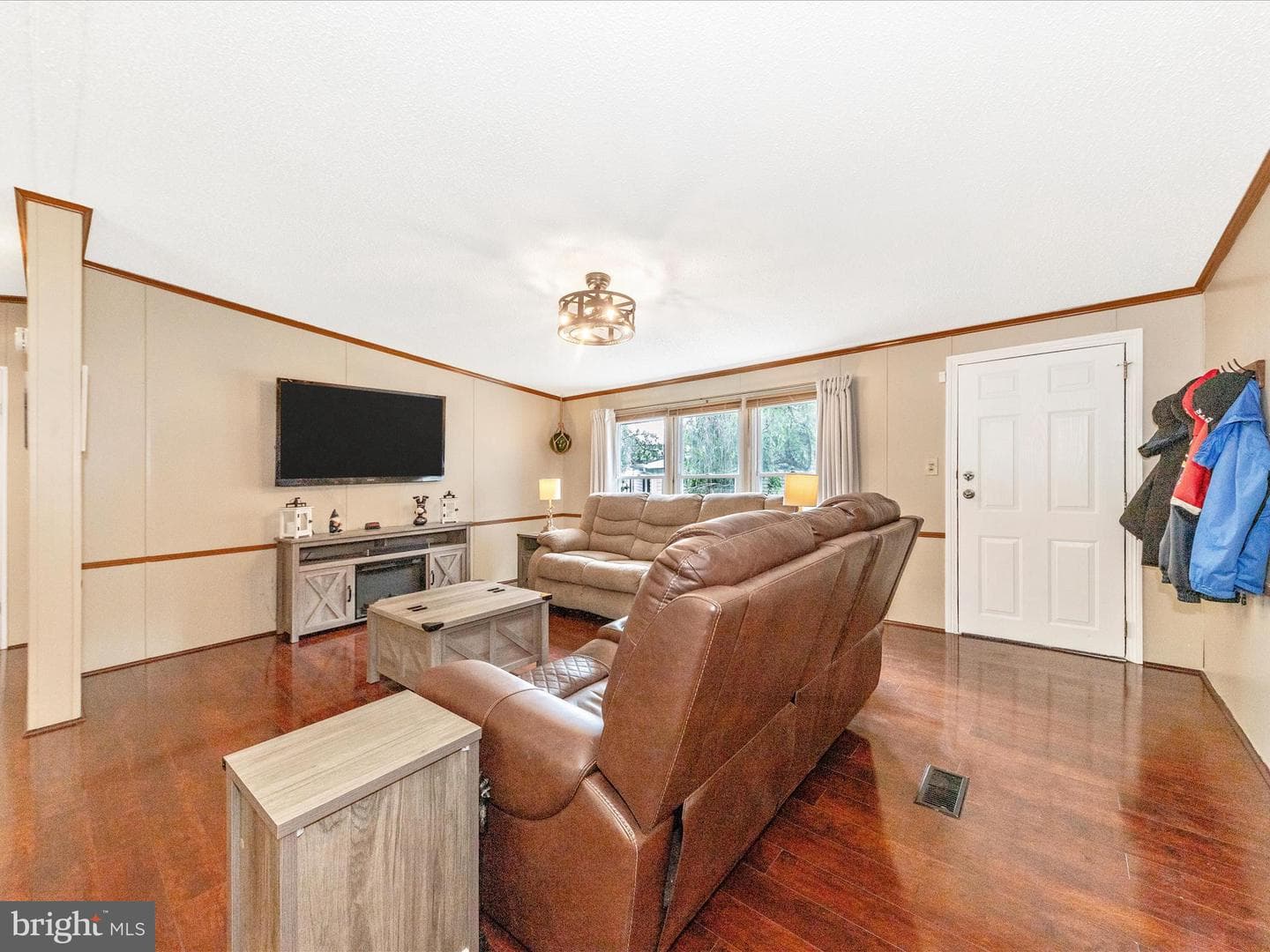 11905 Heather Drive photo 3