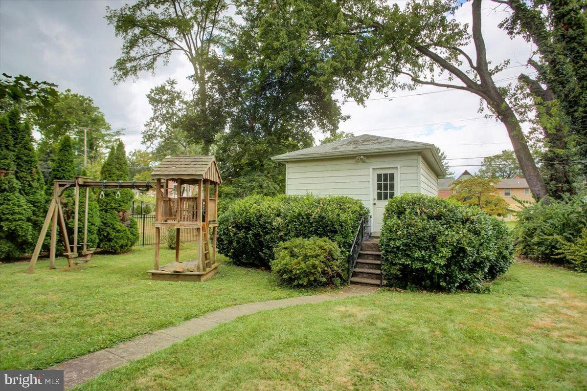 1319 The Terrace photo 43