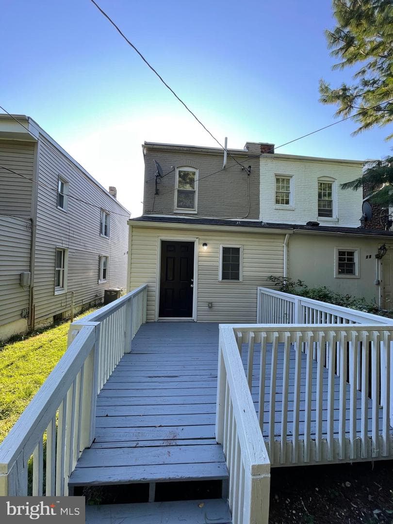 311 Ridge Avenue photo 3