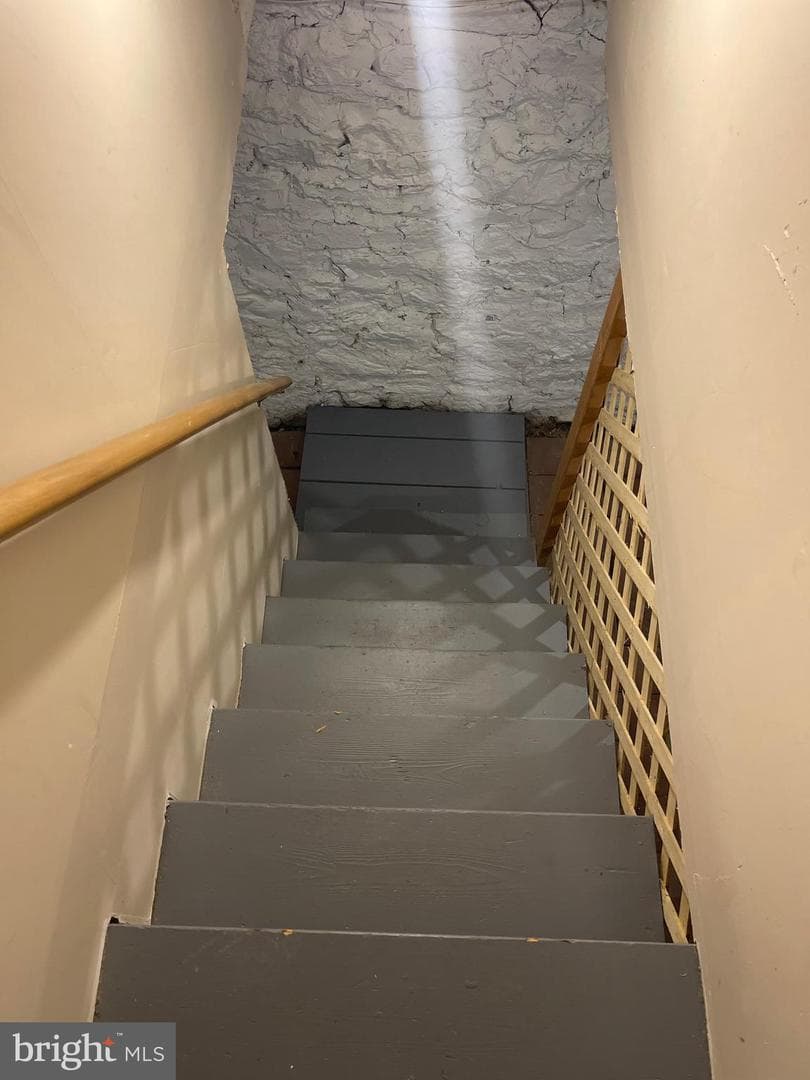 311 Ridge Avenue photo 31