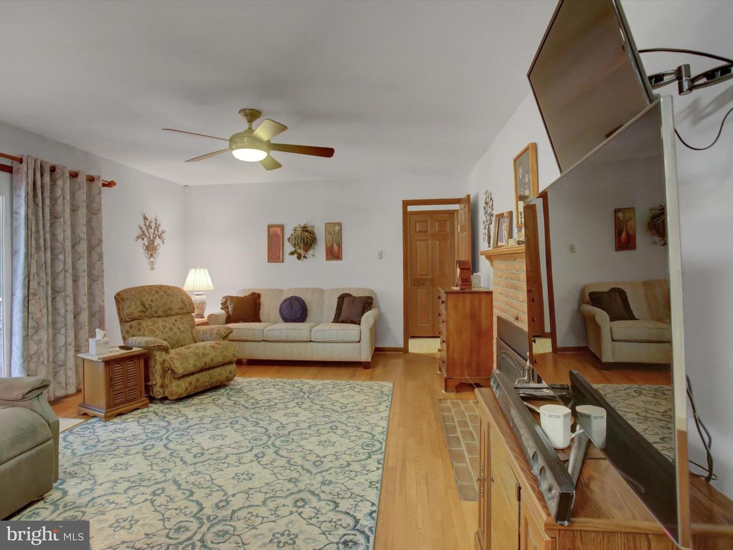 1 Dartmouth Drive photo 17