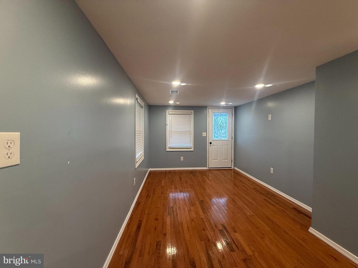 518 Stratford Avenue photo 4
