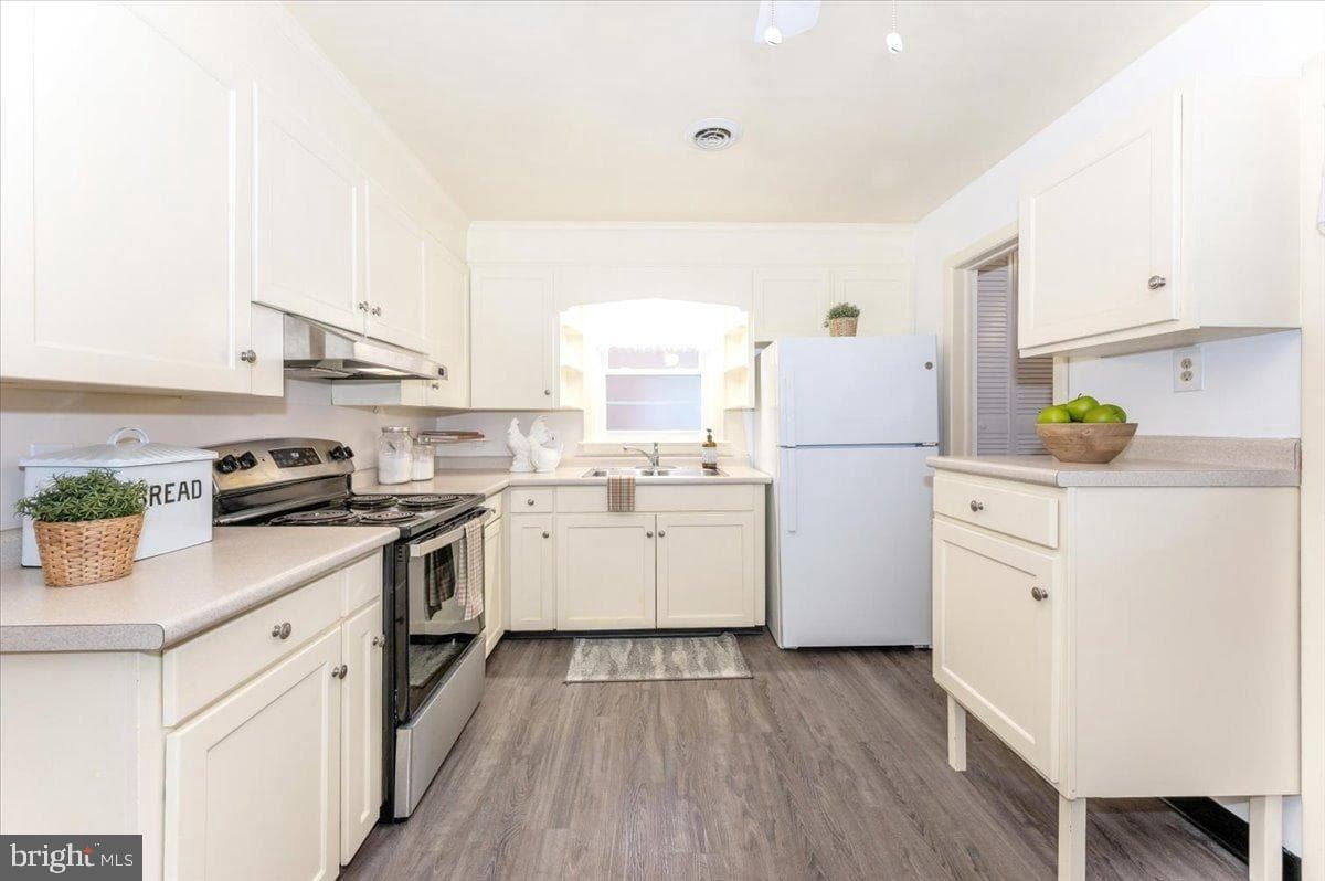 228 Bryan Place photo 23