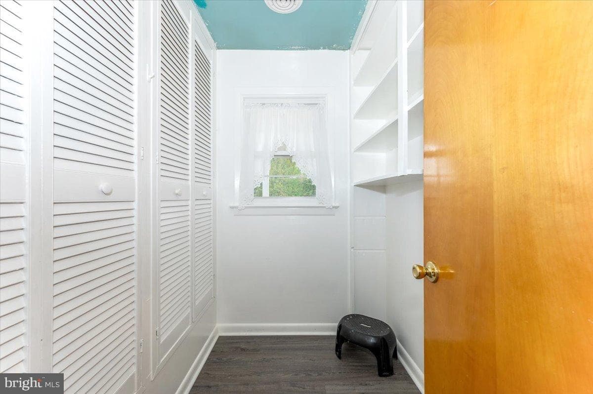 228 Bryan Place photo 29